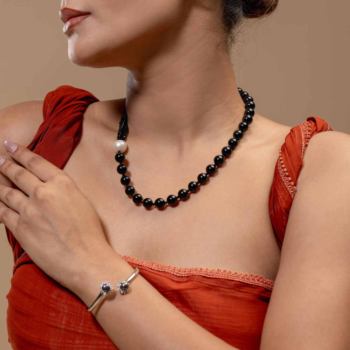 Black Bead Pearl Necklace
