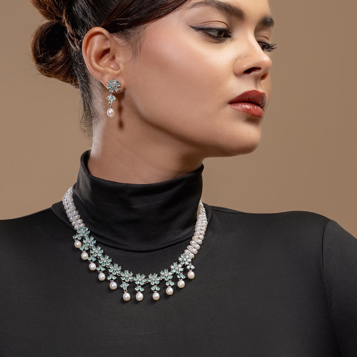 Green Floral Pearl Necklace