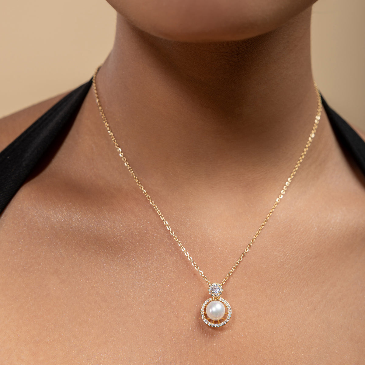 Solitaire Halo Pearl Pendant