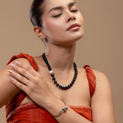 Black Bead Pearl Necklace