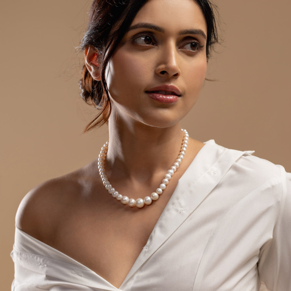 Gradation White Pearl Mala