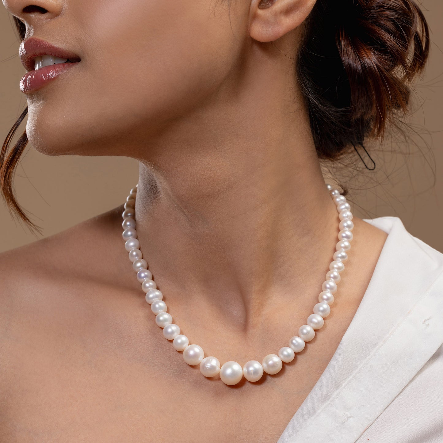 Gradation White Pearl Mala