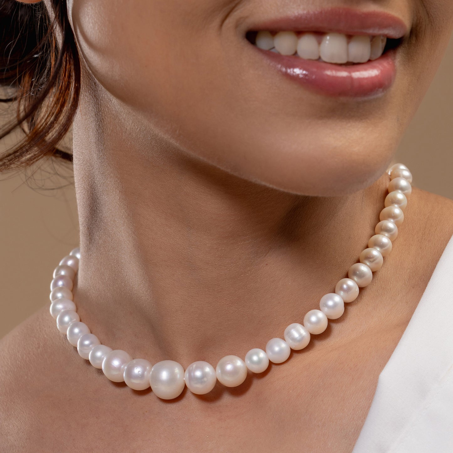 Gradation White Pearl Mala