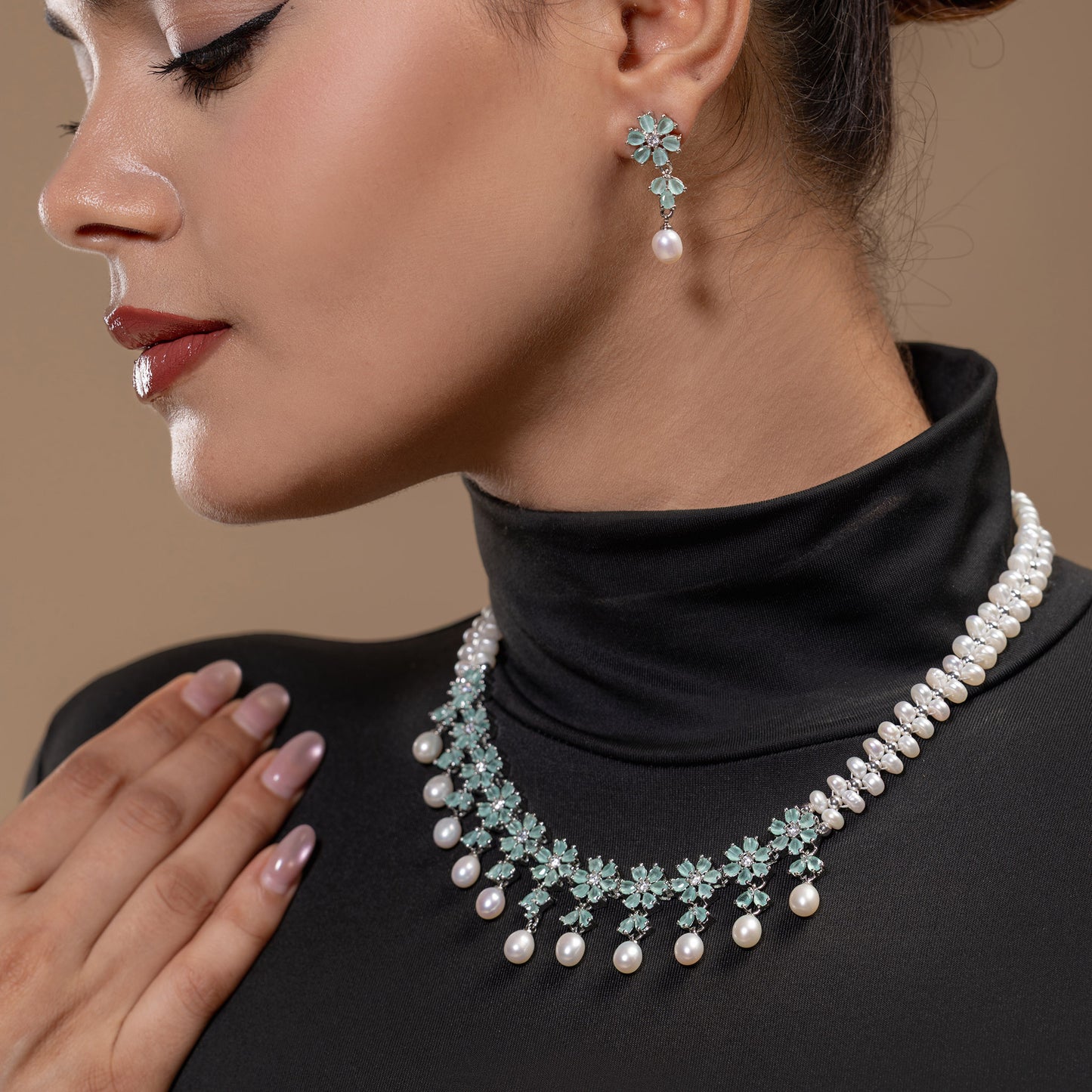 Green Floral Pearl Necklace